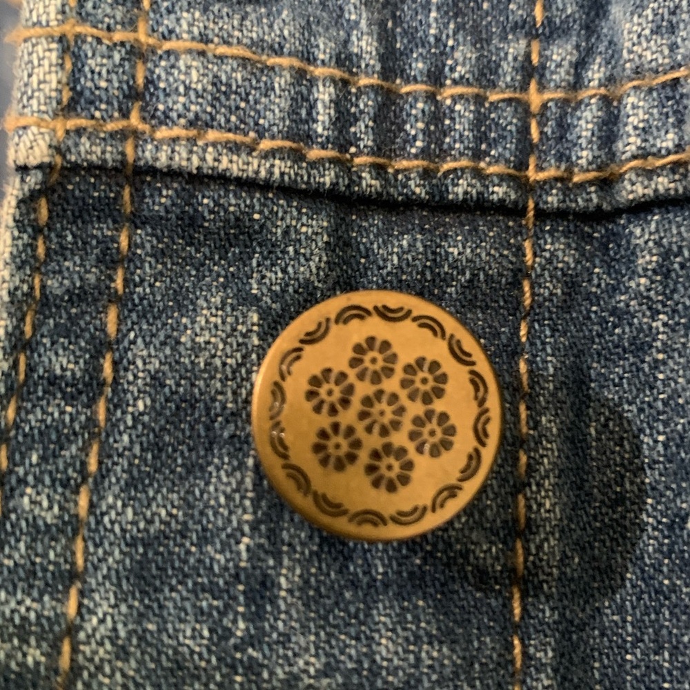 Women’s Denim & Co Embroidered Jean Jacket - Picture 4 of 8